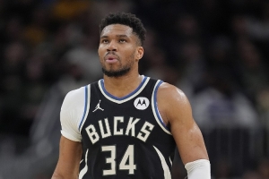 字母哥比赛直播_雄鹿最新动态_NBA篮球投资资讯