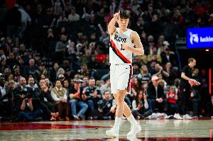 杨瀚森比赛直播_开拓者NBA最新动态_篮球新秀折返跑感受