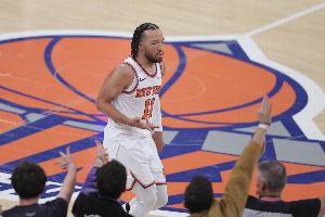布伦森比赛直播_尼克斯最新动态_NBA篮球高清观看赛事报道