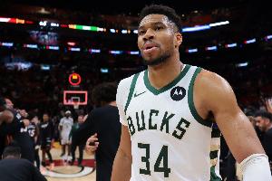 字母哥比赛直播_雄鹿vs尼克斯最新动态_NBA交易流言