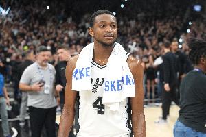 文班亚马比赛直播_马刺交易控卫最新动态_nba福克斯加兰交易传闻
