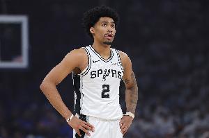 哈珀比赛直播_马刺vs尼克斯_NBA最新动态