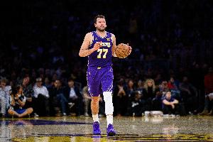 东契奇比赛直播_NBA湖人最新动态_篮球高清在线观看