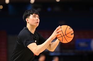 李贤重比赛直播_马刺夏季联赛最新动态_NBA篮球追梦CBA中国篮球