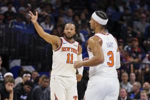 尼克斯vs对手_哈特关键防守布伦森MVP表现_NBA篮球最新战报