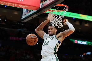 字母哥比赛直播_热火雄鹿交易最新动态_NBA休赛期重磅消息