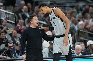 文班亚马比赛直播_文班亚马NBA最新动态_马刺篮球高清在线观看