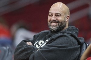 杜兰特比赛直播_火箭放弃米切尔字母哥最新动态_NBA交易市场分析