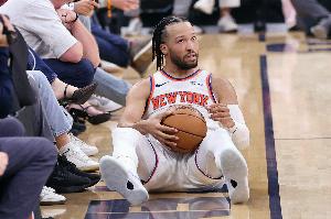 尼克斯vs马刺比赛直播_NBA篮球最新动态