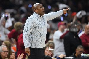 尼克斯比赛直播_迈克·布朗最新动态_NBA篮球在线高清观看
