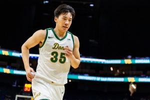 王俊杰比赛直播_中国男篮最新动态_NCAA篮球高清观看