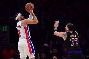 萧华比赛直播_NBA最新动态_篮球争议话题