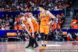 上海男篮vsCBA冠军_当打之年核心阵容青年储备