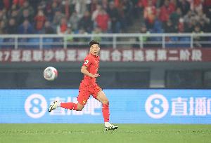 国足vs新加坡_中国男足历史战绩_中国足球比赛回顾