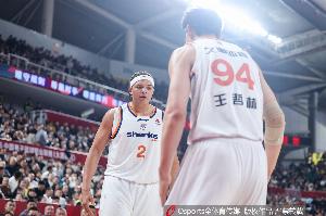 胡金秋比赛直播_上海vs广厦_王哲林孙铭徽最新动态