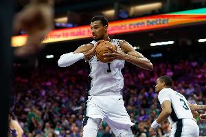 文班亚马比赛直播_乔丹vs詹姆斯vs杜兰特历史地位对比_NBA最新动态