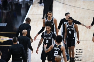 尼克斯vs马刺_NBA季后赛直播_马刺vs尼克斯比分预测