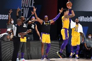 詹姆斯比赛直播_湖人最新交易动态_nba篮球高清观看