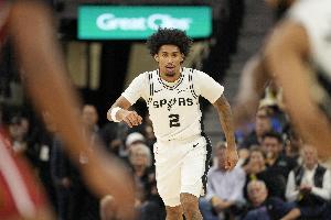 马刺比赛直播_篮球NBA最新动态_马刺队内训练采访