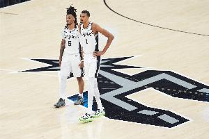 马刺vs尼克斯比赛直播_篮球NBA最新动态