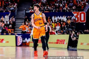 王哲林比赛直播_CBA最新伤病动态_上海队核心球员状态