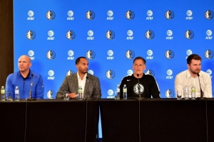 诺维茨基比赛直播_独行侠最新动态_NBA篮球高清观看