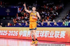 张镇麟比赛直播_中国篮球CBA最新动态_广东vs上海比赛高清观看