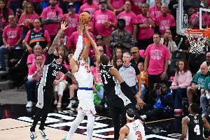 唐斯比赛直播_尼克斯最新动态_NBA夺冠热门分析