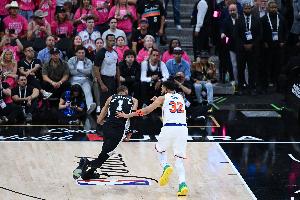 马刺vs尼克斯_篮球NBA比赛直播_马刺vs尼克斯最新动态