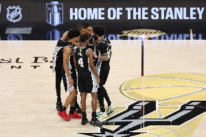 马刺vs对手_NBA篮球最新战况_哈珀谈0-2落后保持团结