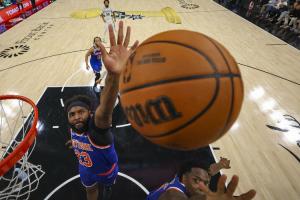 尼克斯vs湖人_米切尔罗宾逊交易动态_NBA最新转会消息