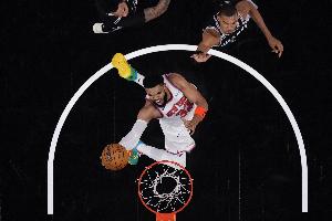 文班亚马比赛直播_唐斯对位文班亚马_马刺vs尼克斯NBA最新动态