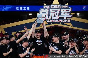 王哲林比赛直播_上海男篮CBA总冠军_中国篮球最新动态