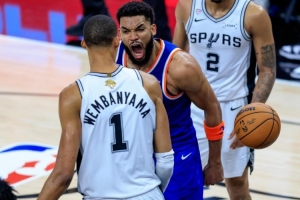 文班亚马比赛直播_NBA篮球最新动态_尼克斯vs马刺高清观看