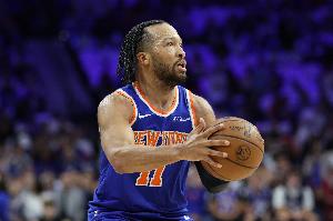 王治郅比赛直播_NBA马刺尼克斯独行侠最新动态