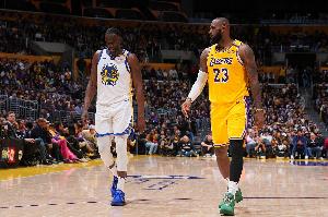 詹姆斯比赛直播_湖人勇士最新动态_nba球星詹姆斯最新消息