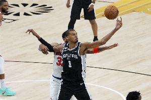 文班亚马比赛直播_唐斯打爆文班亚马_NBA最新动态