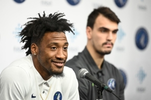 巴特勒比赛直播_76人交易巴特勒最新动态_NBA球星转会传闻