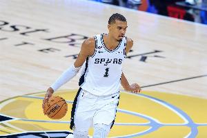 文班亚马比赛直播_马刺vs尼克斯_NBA季后赛模式最新动态