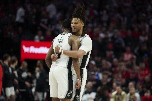 马刺vs尼克斯_NBA篮球直播_福克斯比赛直播