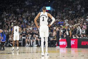文班亚马比赛直播_马刺NBA最新动态_纽约麦迪逊广场花园现场