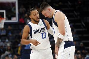 东契奇比赛直播_独行侠vs尼克斯_NBA最新动态