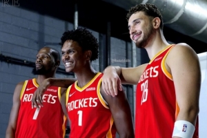 杜兰特比赛直播_火箭NBA最新动态