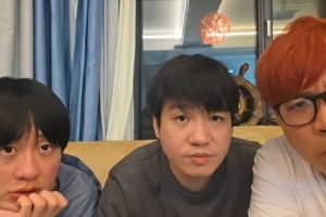 AJ：现在很难有18RNG的感觉 唯一18RNG感觉的就是BLG 多多鼓励