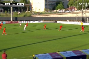 杜伊卜无人看防下后点头球建功，U19国足0-2落后！